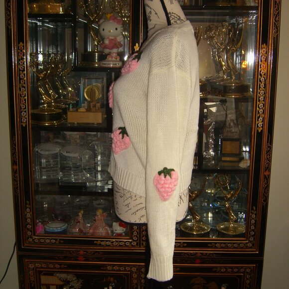 NWT LOVE TREE 3D STRAWBERRY SWEATER S - Picture 3 of 5